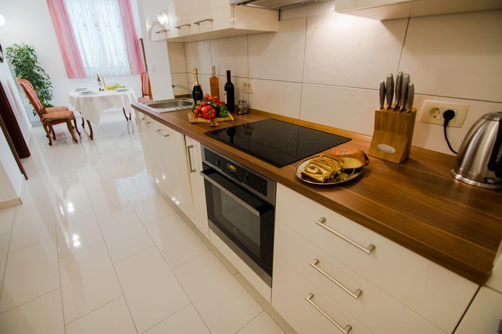 Apartment Vita Palit Exteriör bild