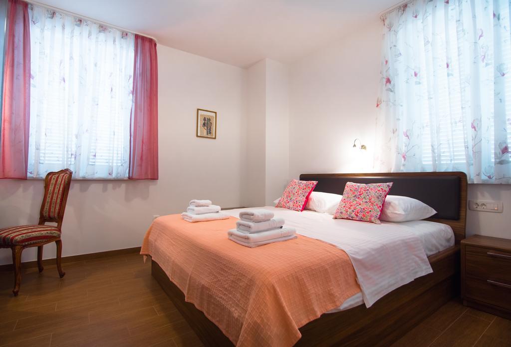 Apartment Vita Palit Exteriör bild